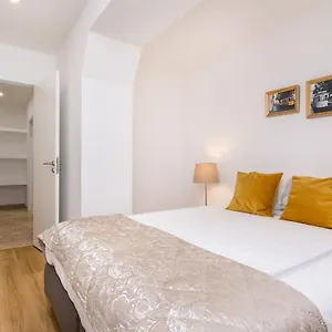 whome-graca-premium-apartment-23.hotels-lisbon-portugal.com/